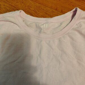 Light purple Gap tee shirt, size S